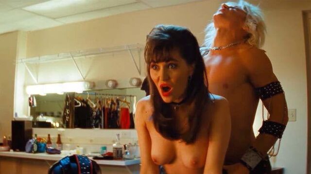 Обнаженный секс Alexanne Wagner в 'Грязи' на scandalplanet.com