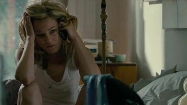 Elizabeth Banks, Genesis Rodriguez - мужчина на выступе