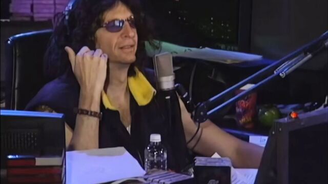 Интервью с ЛДМ на Howard Stern, увеличенное до 4K