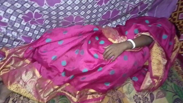 Bhabhi ghar mein soi thi maine jakar gand Mari