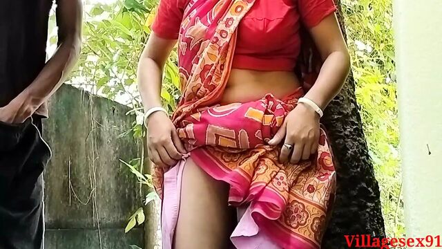 Beautiful Village wife Living Lonly Bhabi Sex In Outdoor Fuck