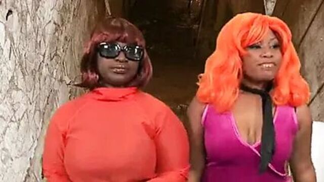 Черная Scooby Doo