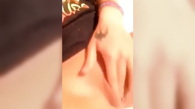 Toni Storm она же Toni Rossall трет ее киску