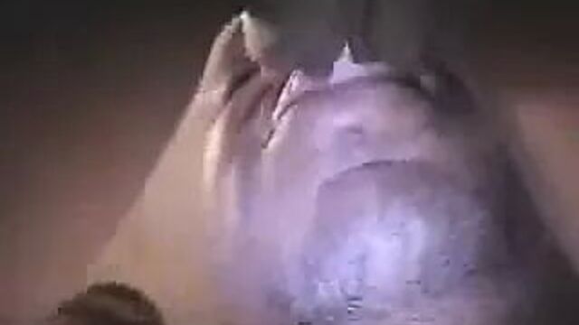 Дуэт жует киску