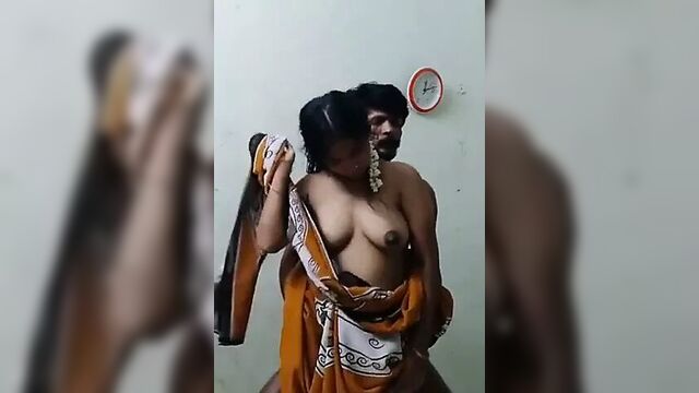 Tirupur Tamil CallGirl жестко трахнул ее клиент