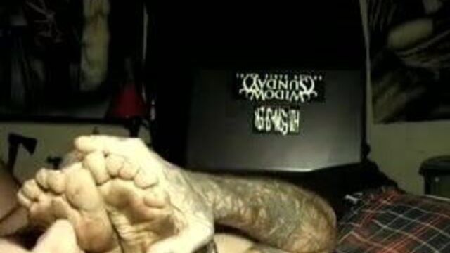 Поклонение подошвам грязной шлюшки