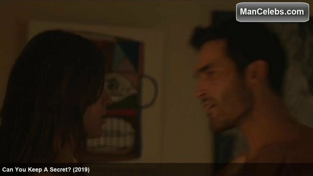 Обнаженное сексуальное тело Tyler Hoechlin