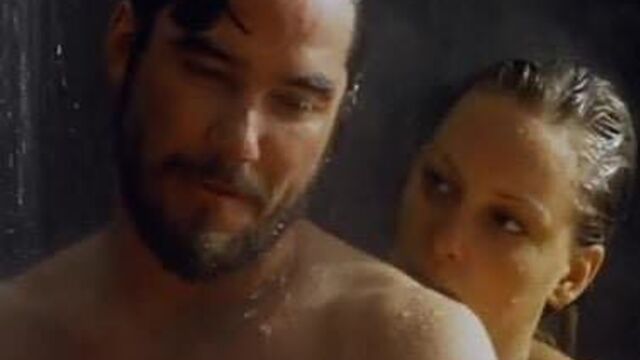 Обнаженная сцена с Joanna Taylor из пост-удара 2007