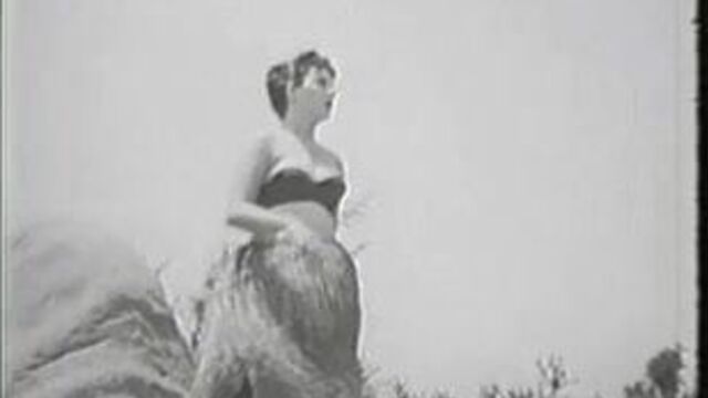 Девушка в стиле пин-ап 1950-х