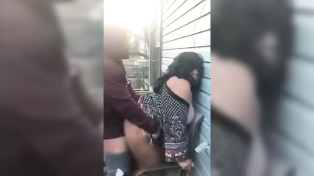 Публичный трах зрелой