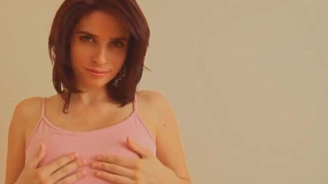 Стриптиз сексуальной стринги