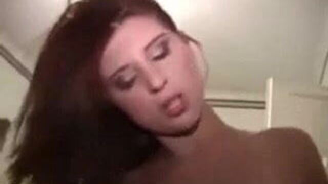 Simi получает кримпай после очень долгого траха