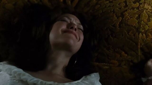 Amanda Seyfried принимает сперму ...