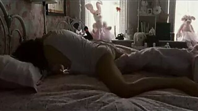 Натали Портман, сцена мастурбации - Черный лебедь