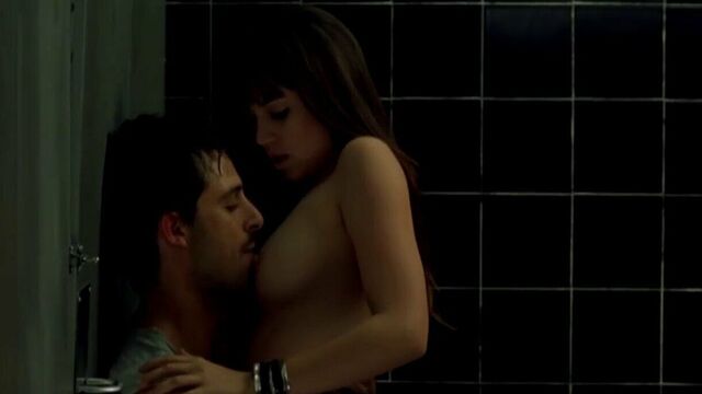 Сиськи Ana De Armas жестко отсосали крупным планом