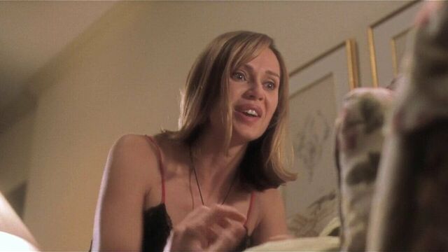 Vanessa Angel - '' целует дуру ''