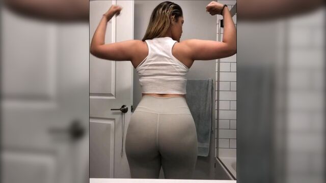 Невероятно большая прыгучая задница Darihana Nova, подборка видео