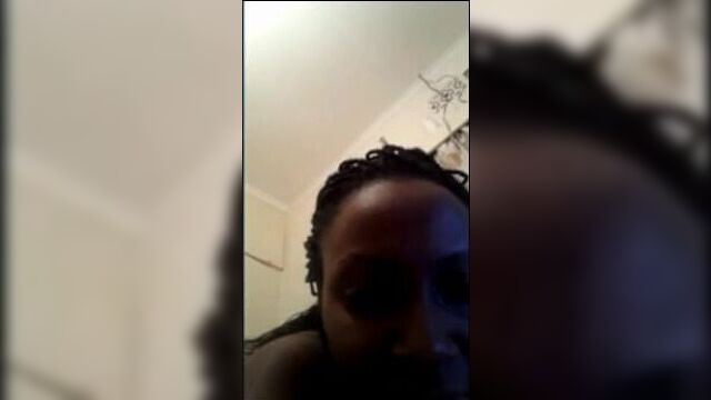 Annabelle MBA. играет с ее сиськами