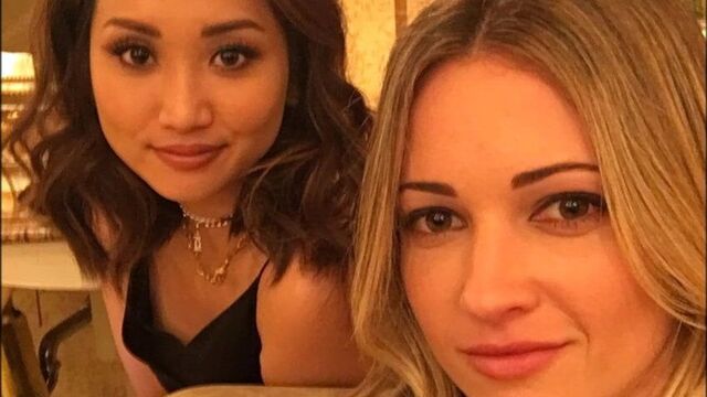 Сексуальные фотографии Brenda с песней (слайд-шоу)