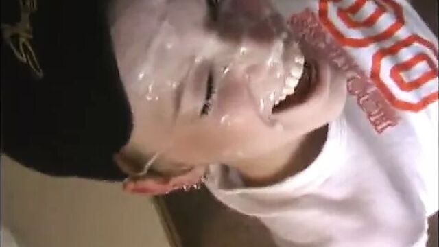 Вечеринка со спермой в ванной