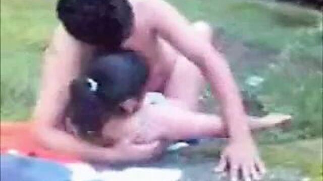 Empinate Bien, Diana! Мексика Cogida en El Rio!