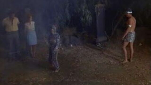 Lorali Hart обнаженная в оргии мертвых