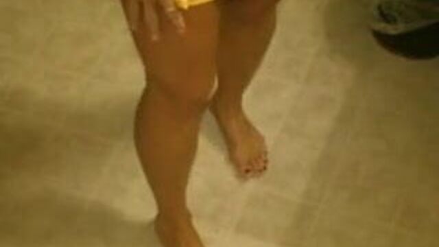 Чирлидерша, унижение маленьким пенисом