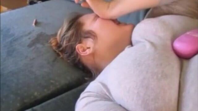 Неправильная дырка; анальный сюрприз без остановок, болезненный анальный кримпай