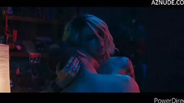 Kate Beckinsale, обнаженная сцена в толчке