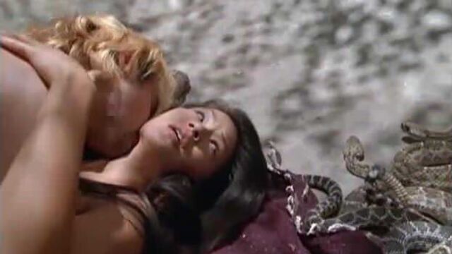 Lucy Liu обнаженная сцена секса в липучке scandalplanetcom