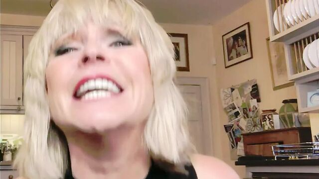 Toya Wilcox без лифчика