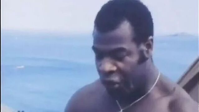 Межрасовый обмен пары во время кемпинга