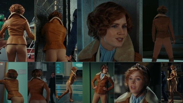 Большая попка Amy Adams