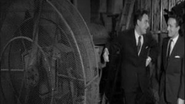 Shirley Eaton у дантиста на работе