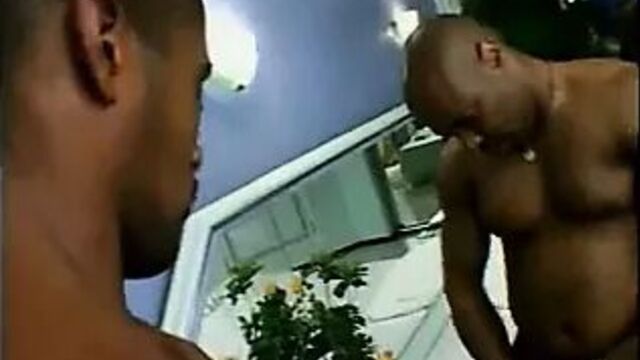 Чернокожая и мамочка