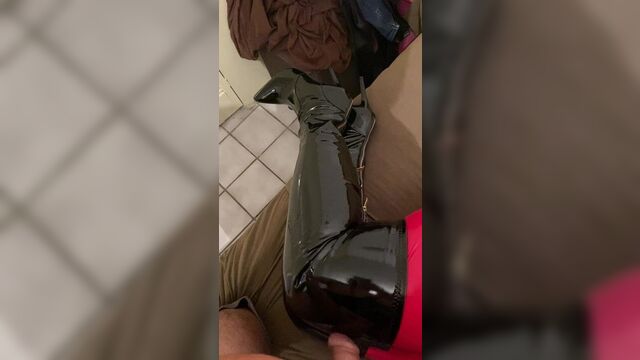 Сапоги на работе