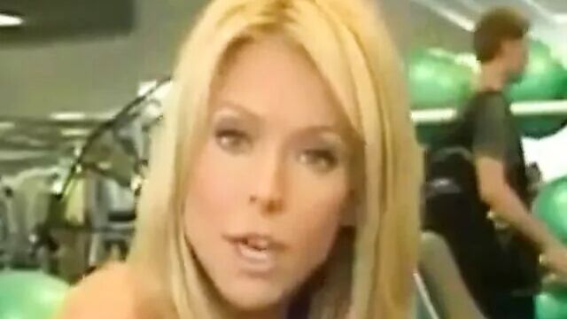 Kelly Ripa тренировка обнаженной