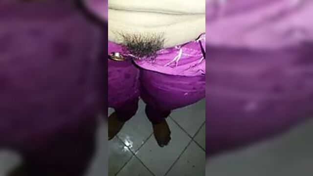 Dise Пакистанской девушки из Faisalabaad подстриженную киску прической