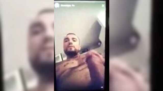 Gue Pequeno Si Fa Una Sega Su в инстаграме