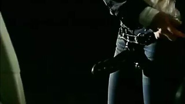 Женщины мстят страпоном