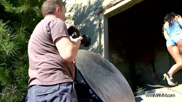 MyFirstPublic - грудастую порнозвезду трахнули на публике