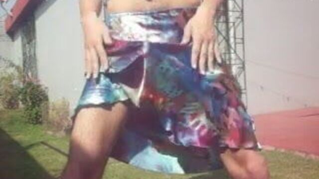 Я мастурбирую и развлекаюсь, rica Falda de satin