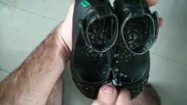 Балерина Sperme Dan, Kickers Noir