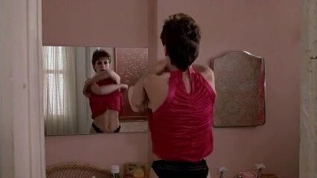 Jamie Lee Curtis обменивается местами (топлесс)