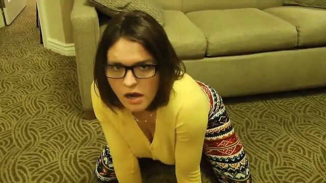 Лучший секс в моей жизни! Моя мачеха позволила мне кончить в ее киску