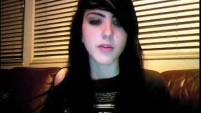 Пенис в моем ухе!