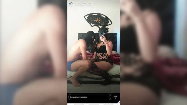 Марроканская госпожа унижает своего раба вживую