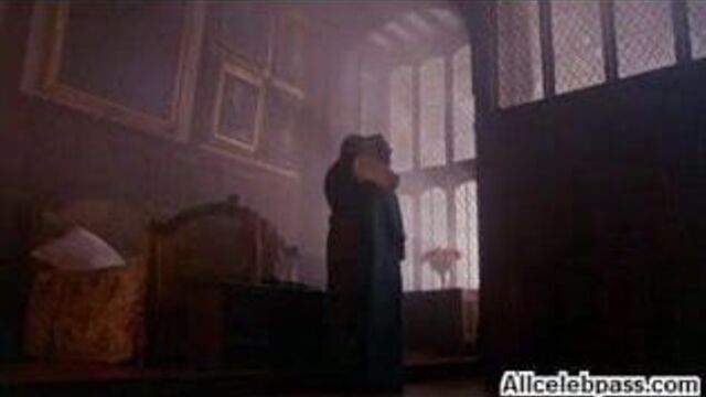 Elizabeth Hurley полностью обнаженная