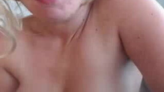 Архив перед вебкамерой 81