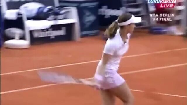 Горячая Martina Hingis
